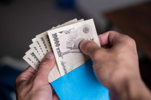 Combien coûte une carte Pokémon rare ?