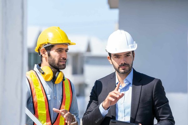 Comment un architecte peut vous aider à choisir des matériaux durables pour la construction de votre maison?