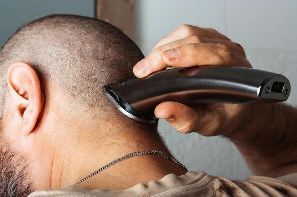 Quelle tondeuse professionnelle choisir pour une utilisation efficace ?