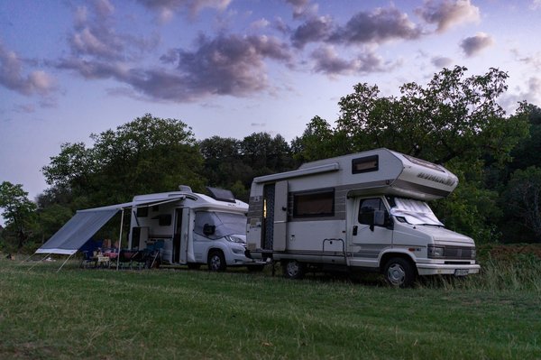 Quels types de mobil-homes sont disponibles en camping en Aveyron ?